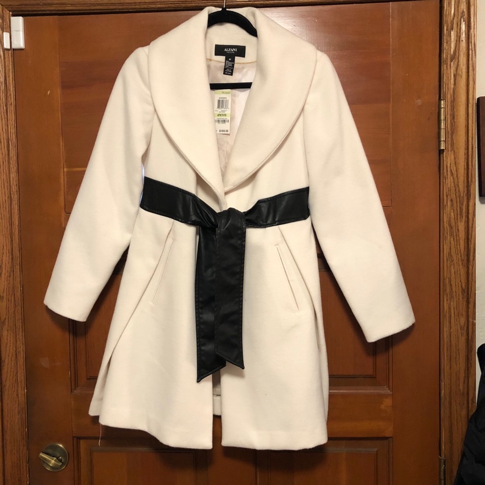 Women’s Alfani coat